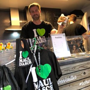 41663759_2131735923732020_1776201759828475904_n